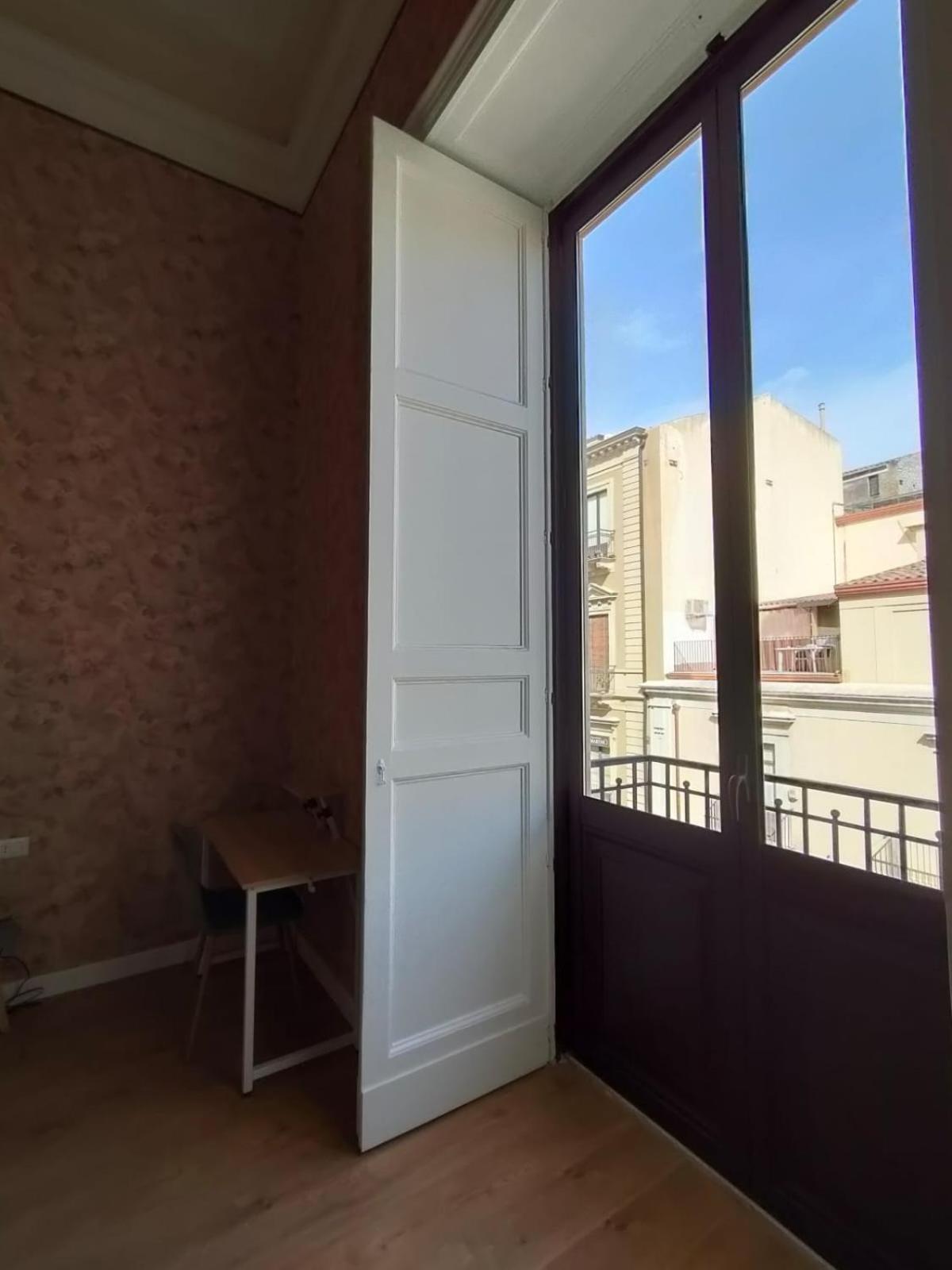 Hibiscus - Etnea Rooms Катания Екстериор снимка