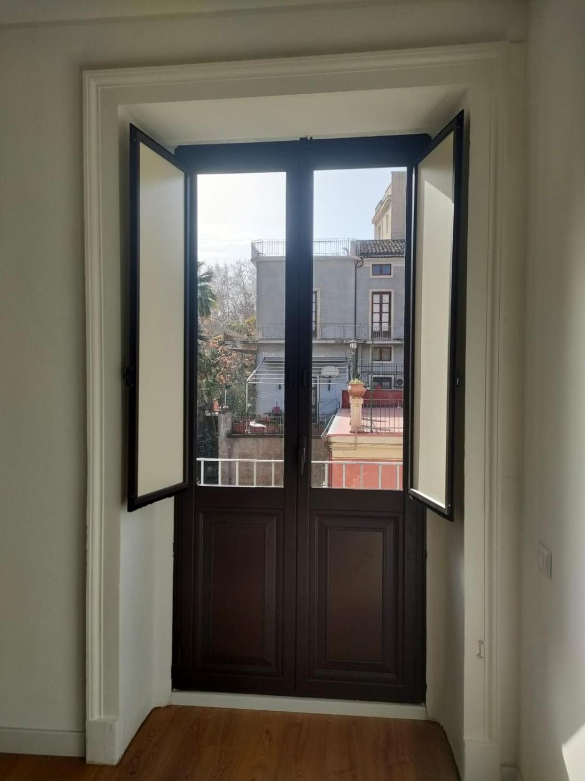 Hibiscus - Etnea Rooms Катания Екстериор снимка